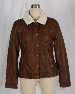 女式纽扣式皮衣